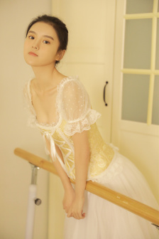 漂亮后妈甜翻全家